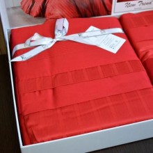 Луксозен спален комплект от делукс сатен, Тренди - Червен