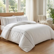 Луксозен спален комплект от делукс сатен, Алфа - Бял Луксозен спален комплект от делукс сатен, Алфа - Бял