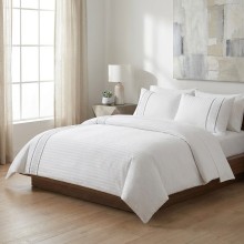 Луксозен спален комплект от делукс сатен, Алфа - Бял Луксозен спален комплект от делукс сатен, Алфа - Бял