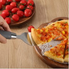 Комплект прибори за пица