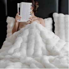 Комплект спално бельо с изкуствен заешки косъм - Глори - Бяло